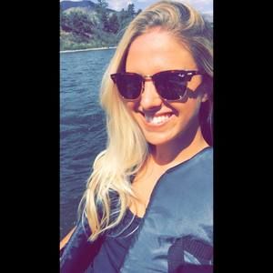 Meet your Posher, Mallory